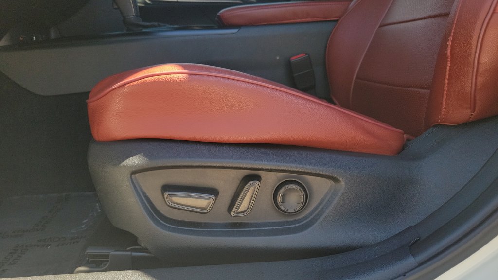 Used 2025 Toyota Camry SE w/ Multimedia Upgrade Package FWD image 17