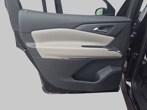 New 2026 Chevrolet Traverse LT w/ Midnight/Sport Edition AWD/4WD image 18