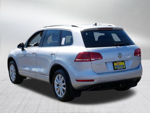Used 2014 Volkswagen Touareg Sport image 5