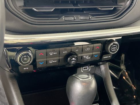 Used 2022 Jeep Compass High Altitude AWD/4WD image 16
