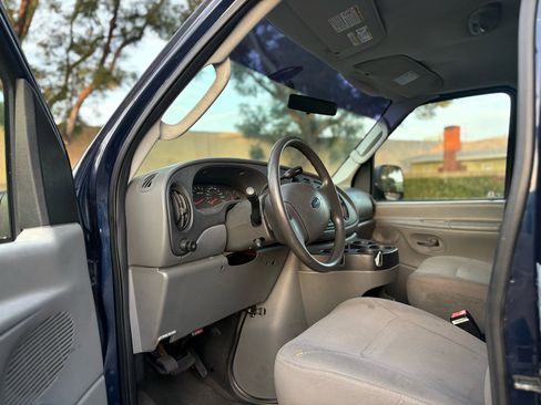Used 2006 Ford E-150 and Econoline 150 Wagon image 7