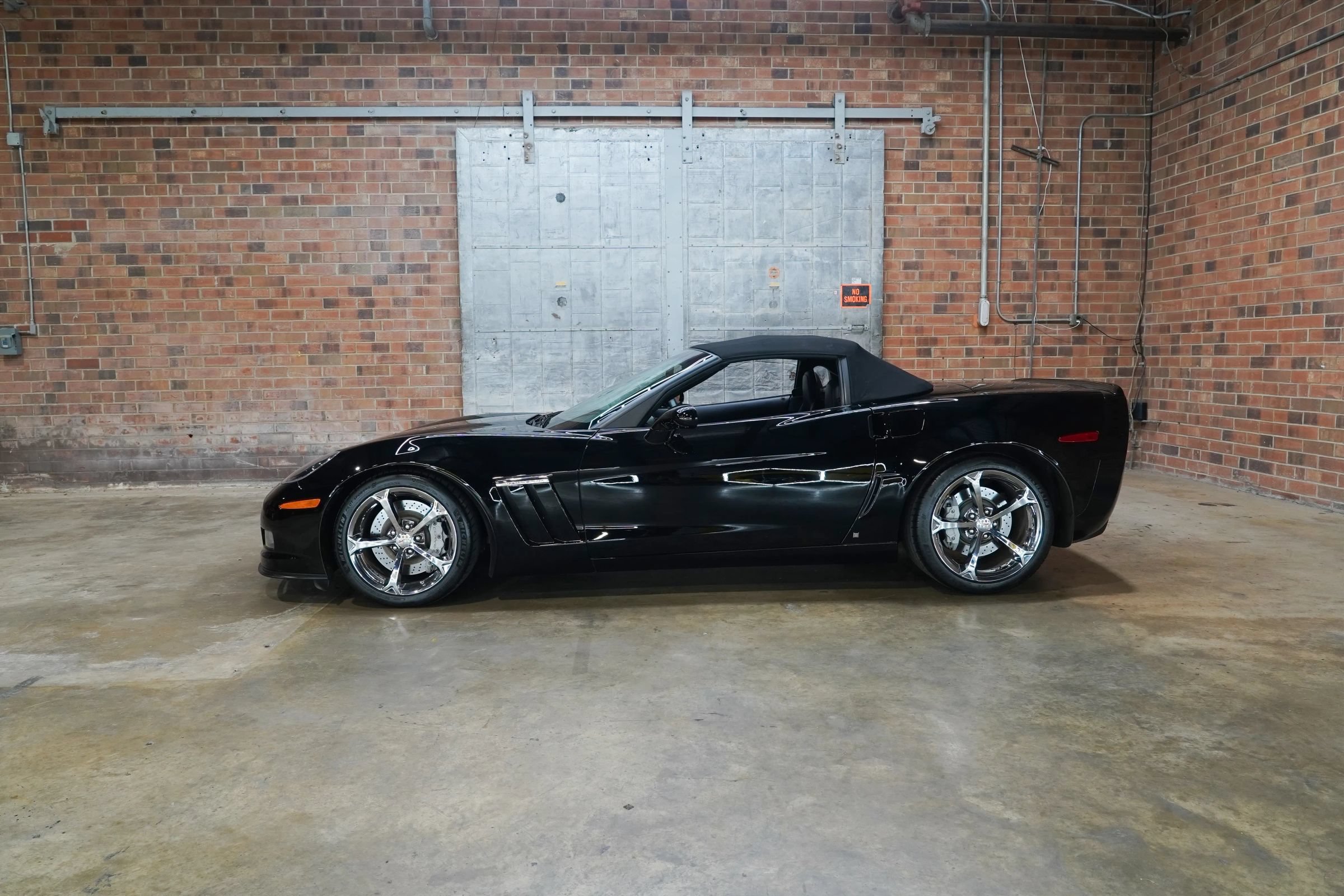 Used 2011 Chevrolet Corvette Grand Sport w/ Preferred Equipment Group RWD image 1