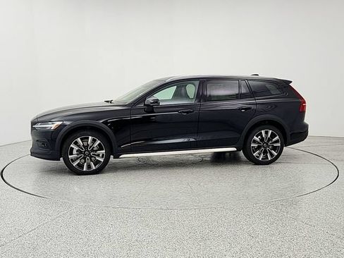 New 2026 Volvo V60 B5 Cross Country Ultra w/ Climate Package AWD/4WD image 8