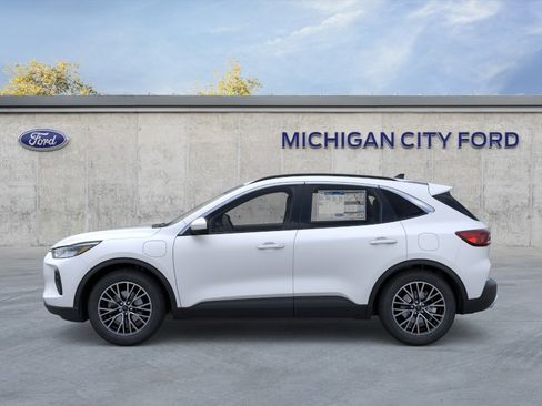 New 2026 Ford Escape SE FWD image 3
