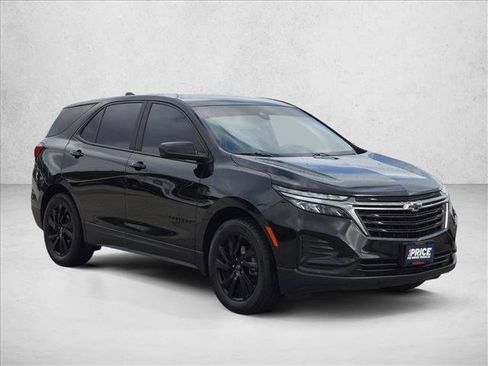 Used 2023 Chevrolet Equinox LS w/ LS Convenience Package FWD image 3