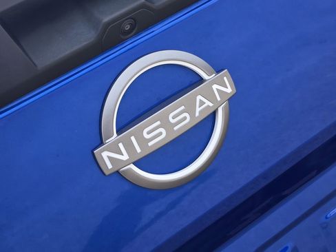 Used 2024 Nissan Frontier SL AWD/4WD image 9