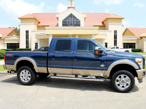 Used 2014 Ford F250 King Ranch w/ King Ranch w/Chrome Package image 2