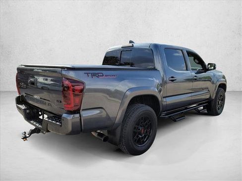 Used 2022 Toyota Tacoma TRD Sport w/ Technology Package RWD image 5