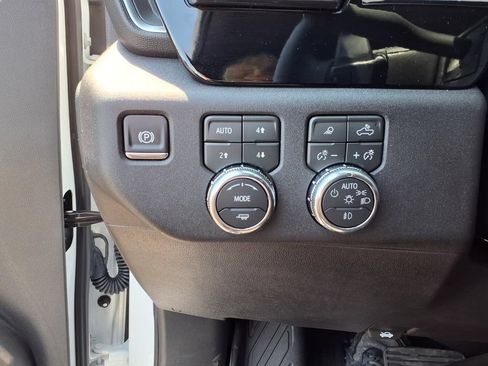 Used 2026 GMC Sierra 1500 Elevation w/ Elevation Premium Package AWD/4WD image 16