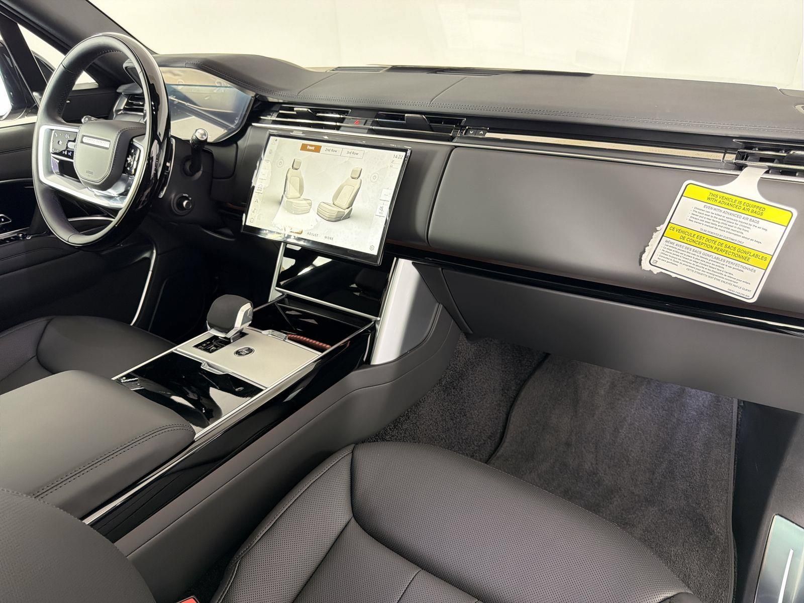 New 2026 Land Rover Range Rover Long Wheelbase SE AWD/4WD image 34