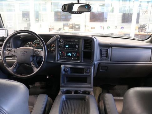 Used 2006 Chevrolet Silverado 2500 W/T AWD/4WD image 19