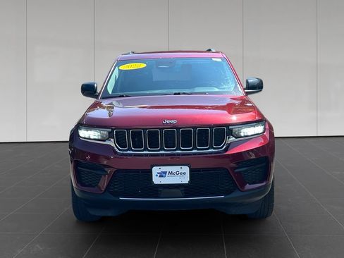 Used 2022 Jeep Grand Cherokee Laredo w/ Luxury Tech Group I AWD/4WD image 8