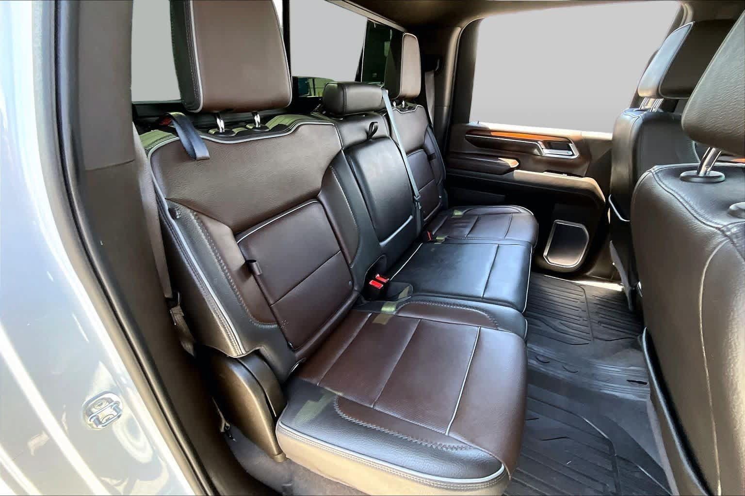Used 2024 GMC Sierra 3500 Denali w/ Denali Reserve Package AWD/4WD image 19