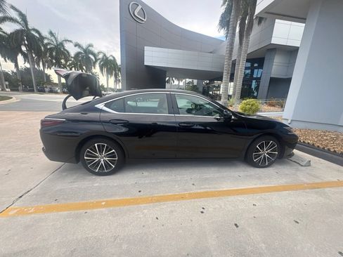 Used 2024 Lexus ES 350 w/ Premium Package FWD image 7