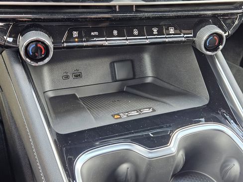 New 2026 Chevrolet Traverse LT w/ Midnight/Sport Edition image 20