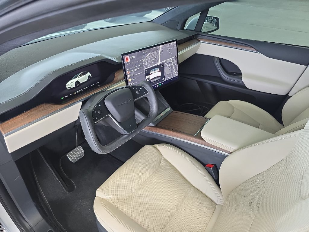 Used 2023 Tesla Model X AWD/4WD image 4