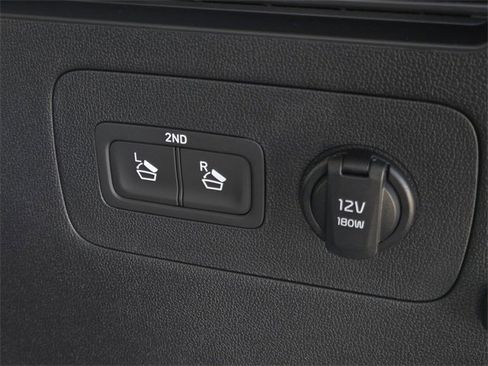 Certified 2025 Kia Sorento S w/ Panoramic Sunroof Package image 11