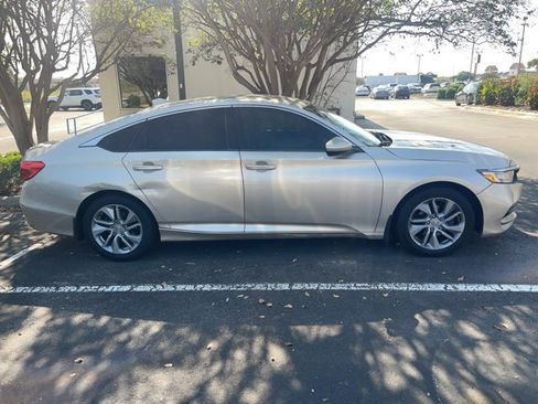 Used 2018 Honda Accord LX image 4