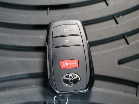 Used 2024 Toyota Prius XLE FWD image 24