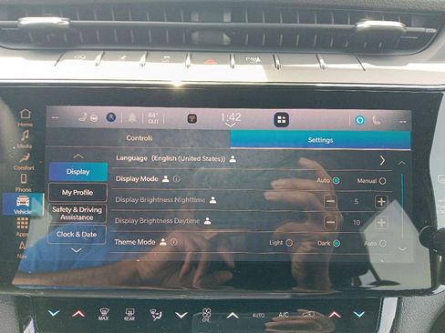 New 2026 Jeep Grand Cherokee Altitude AWD/4WD image 27