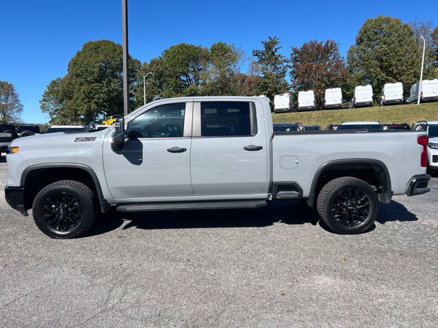 Used 2025 Chevrolet Silverado 2500 Custom w/ Custom Value Package AWD/4WD image 4
