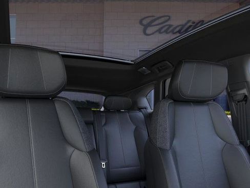 New 2025 Cadillac Optiq Luxury 1 w/ LPO, ONYX Package image 24