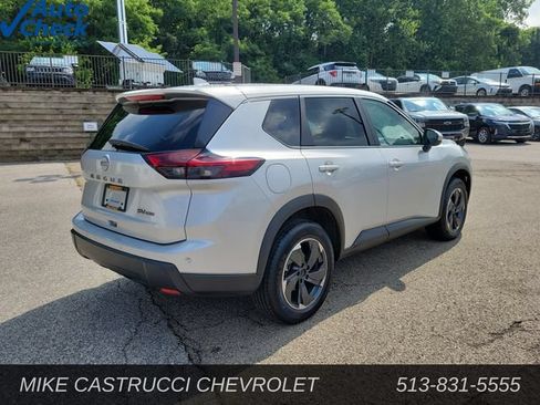 Used 2024 Nissan Rogue SV AWD/4WD image 5