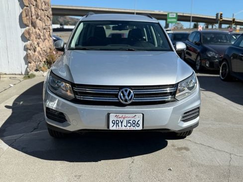 Used 2017 Volkswagen Tiguan S image 2