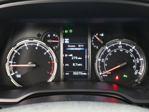 Used 2024 Toyota 4Runner Limited AWD/4WD image 31