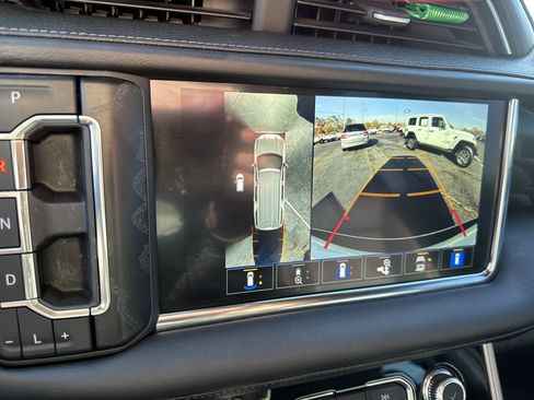 Used 2022 GMC Yukon XL Denali image 31