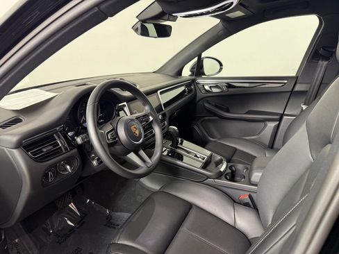 Certified 2026 Porsche Macan AWD/4WD image 4
