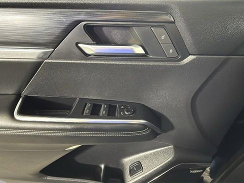 Used 2025 GMC Acadia Elevation image 35