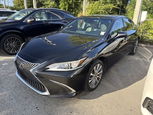 Used 2019 Lexus ES 350 w/ Premium Package FWD image 2