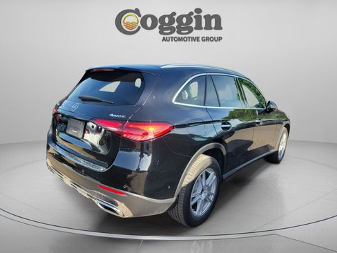 Used 2023 Mercedes-Benz GLC 300 4MATIC image 3