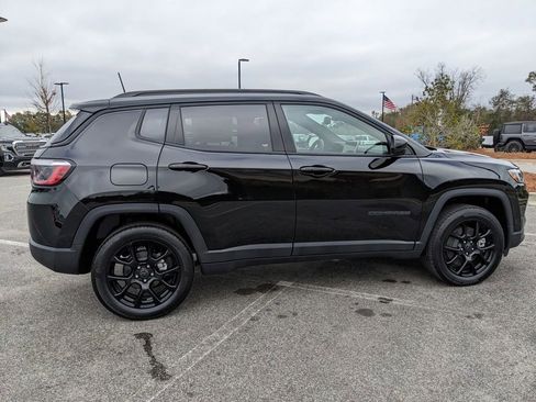 New 2026 Jeep Compass Latitude image 19