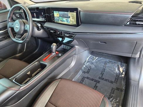 Used 2025 Nissan Kicks SR FWD image 21