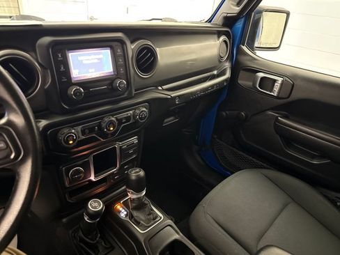Used 2021 Jeep Wrangler Sport AWD/4WD image 16