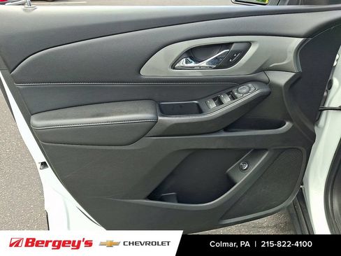 Used 2023 Chevrolet Traverse LT AWD/4WD image 17