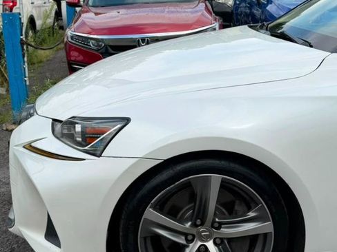 Used 2017 Lexus IS 300 AWD image 14