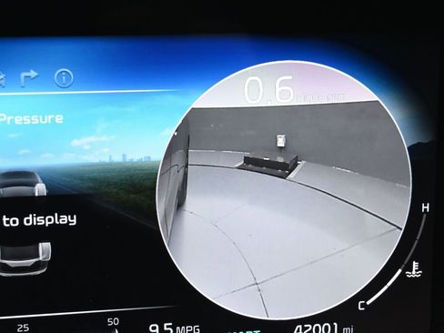 Used 2024 Kia Carnival SX Prestige image 35