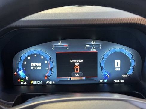 Used 2025 Ford Bronco Badlands image 32