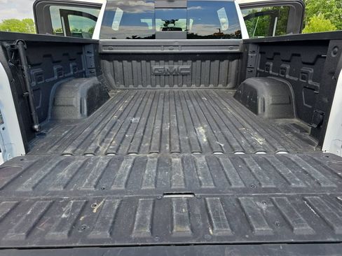 Used 2025 GMC Sierra 1500 AT4 w/ AT4 Premium Package AWD/4WD image 12
