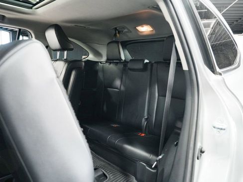 Used 2023 Toyota Highlander Platinum AWD/4WD image 34