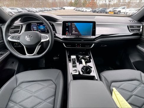 New 2026 Volkswagen Atlas Cross Sport SE image 12
