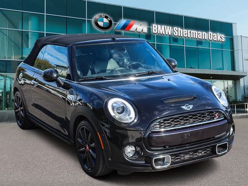 Used 2018 MINI Cooper S image 3