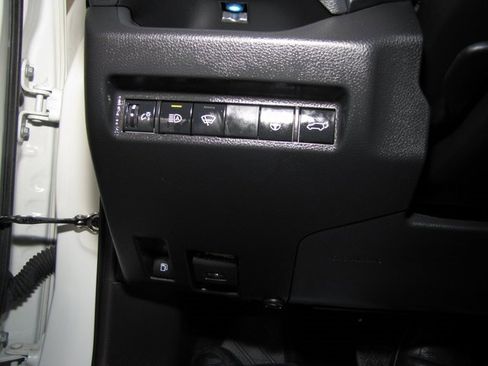 Used 2022 Toyota RAV4 XSE image 9