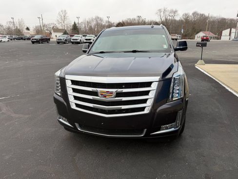 Used 2018 Cadillac Escalade Luxury image 13