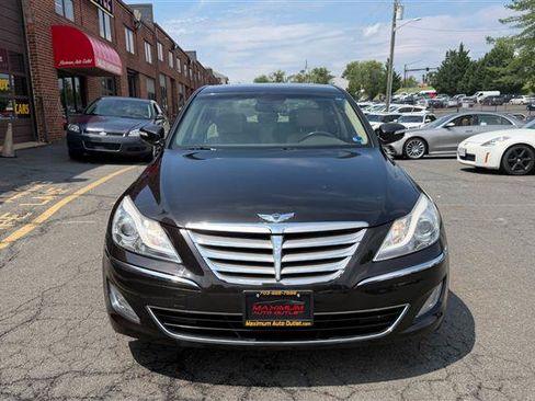 Used 2014 Hyundai Genesis 3.8 RWD image 2