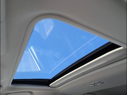 Used 2022 Subaru Crosstrek 2.5i Sport w/ Moonroof Package image 13