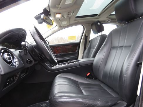 Used 2015 Jaguar XJ AWD image 10